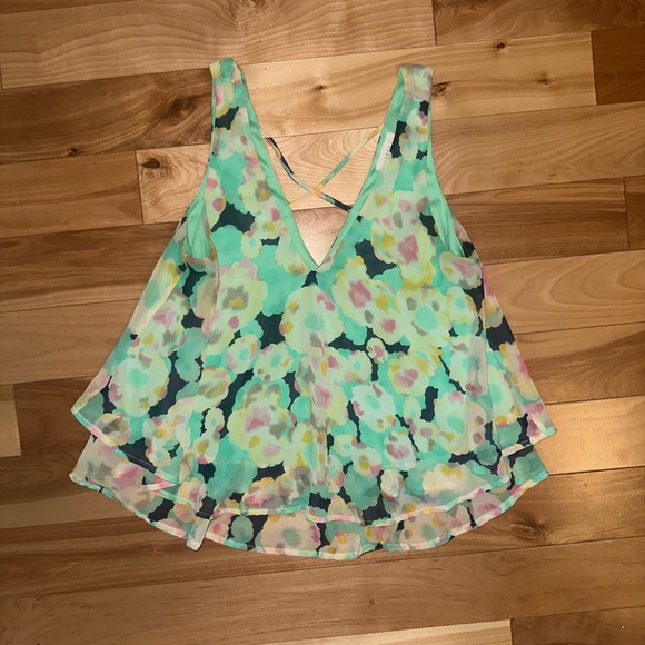 Urban Outfitters Lush floral camisole ruffle layered tank size small - Picture 7 of 8